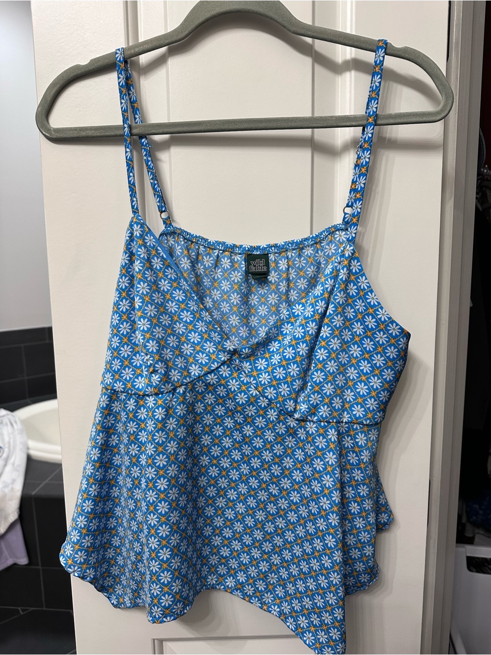 wild fable Blue Daisy-Print Spaghetti Strap Camisole